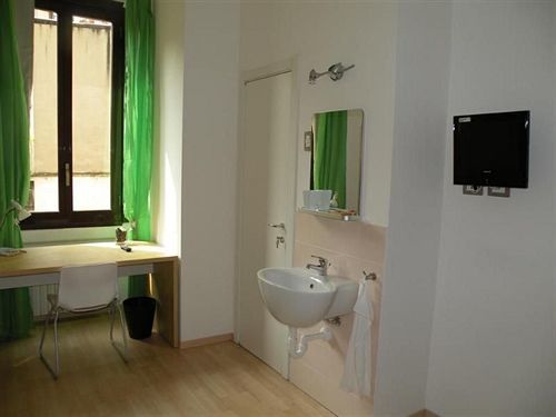 Le Tre Torri Hotell Milano Eksteriør bilde